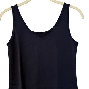 Fitted V Neck Sleeveless Tank Top